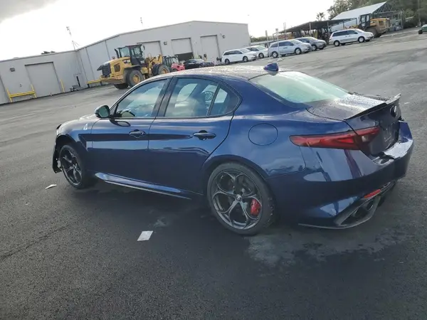 ZARFAEAV6H7535373 2017 ALFA ROMEO GIULIA - Image 2