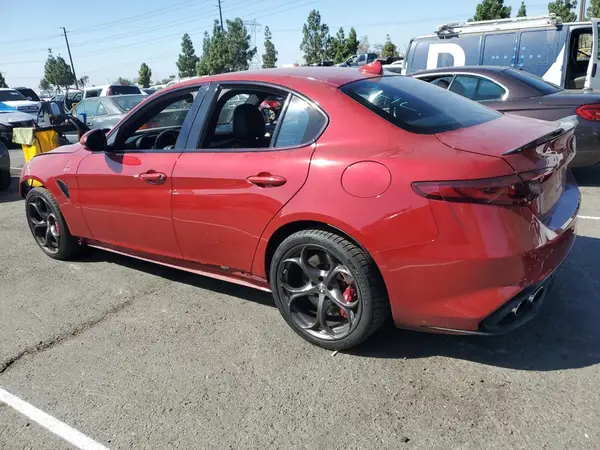 ZARFAEAV6J7579296 2018 ALFA ROMEO GIULIA - Image 2