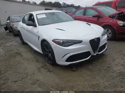 ZARFAEAV6J7581405 2018 ALFA ROMEO GIULIA