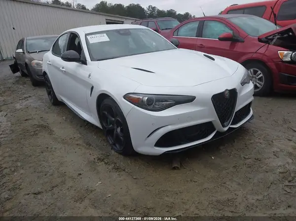 ZARFAEAV6J7581405 2018 ALFA ROMEO GIULIA