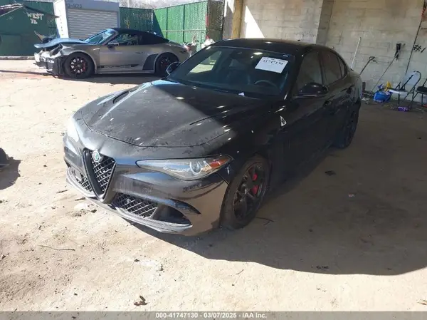 ZARFAEAV7H7545362 2017 ALFA ROMEO GIULIA - Image 2