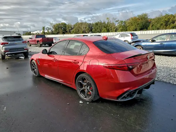 ZARFAEAV7H7555549 2017 ALFA ROMEO GIULIA - Image 2