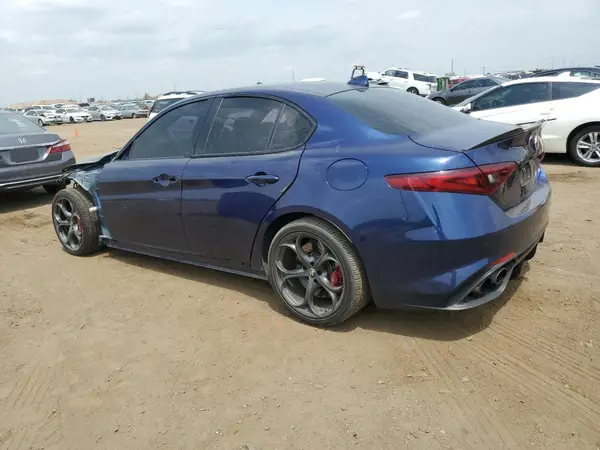 ZARFAEAV7H7556684 2017 ALFA ROMEO GIULIA - Image 2