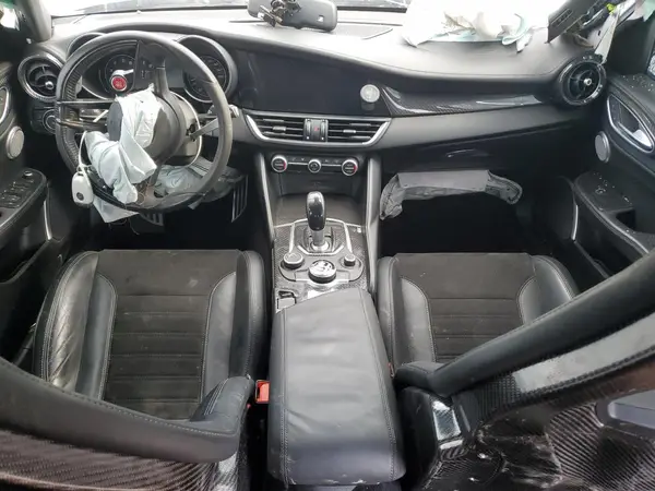 ZARFAEAV7J7565147 2018 ALFA ROMEO GIULIA - Image 8
