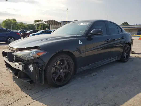 ZARFAEAV7J7575225 2018 ALFA ROMEO GIULIA - Image 1