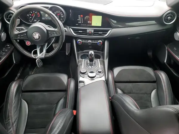 ZARFAEAV7J7584118 2018 ALFA ROMEO GIULIA - Image 8