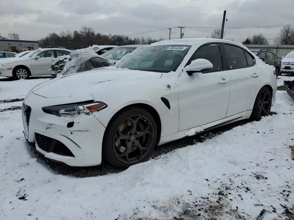 ZARFAEAV8H7548500 2017 ALFA ROMEO GIULIA - Image 1