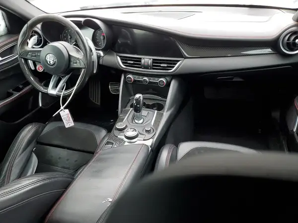ZARFAEAV8H7548500 2017 ALFA ROMEO GIULIA - Image 8