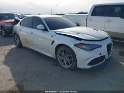 ZARFAEAV8J7586525 2018 ALFA ROMEO GIULIA
