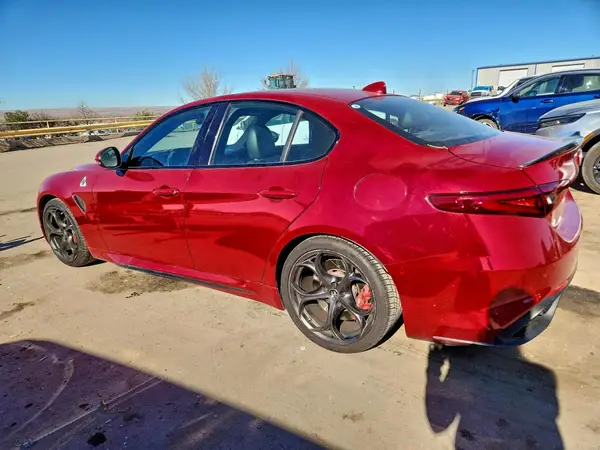 ZARFAEAV9H7518860 2017 ALFA ROMEO GIULIA - Image 2