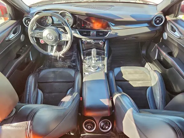 ZARFAEAV9H7518860 2017 ALFA ROMEO GIULIA - Image 8
