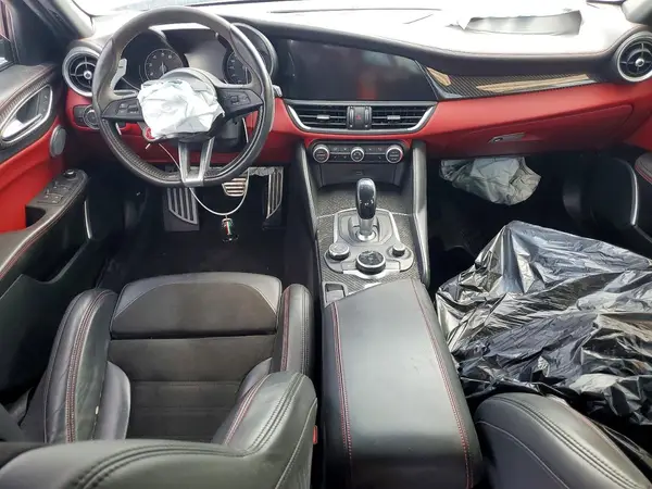 ZARFAEAV9J7575730 2018 ALFA ROMEO GIULIA - Image 8