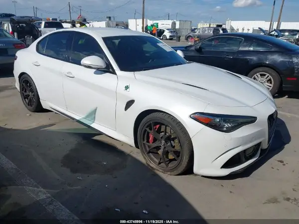 ZARFAEAVXH7518799 2017 ALFA ROMEO GIULIA