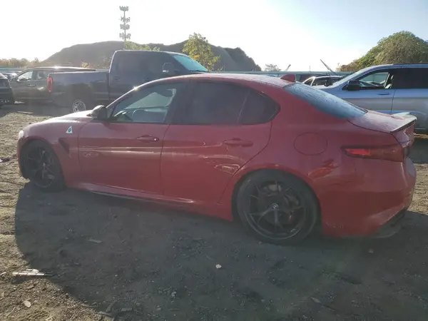 ZARFAEAVXH7550930 2017 ALFA ROMEO GIULIA - Image 2
