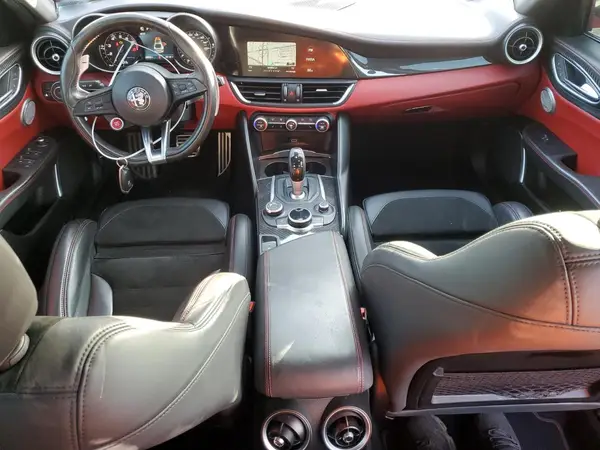 ZARFAEAVXH7550930 2017 ALFA ROMEO GIULIA - Image 8