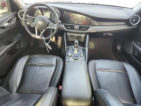 ZARFAEBN0H7548022 2017 ALFA ROMEO GIULIA - Image 8