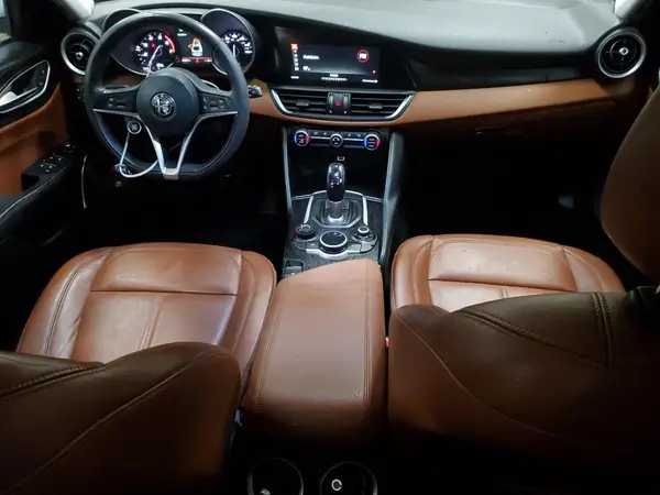 ZARFAEBN0J7563609 2018 ALFA ROMEO GIULIA - Image 8
