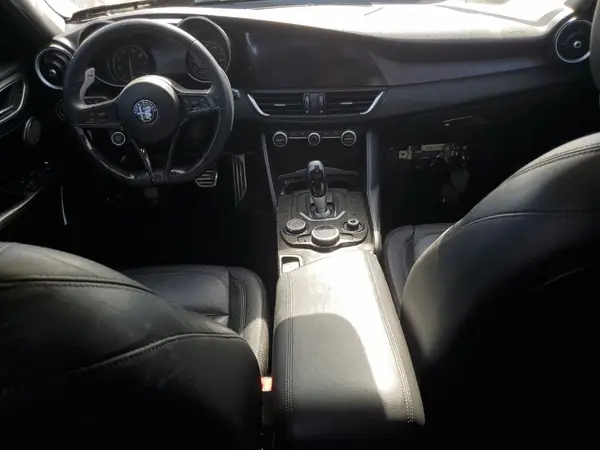 ZARFAEBN0J7564226 2018 ALFA ROMEO GIULIA - Image 8