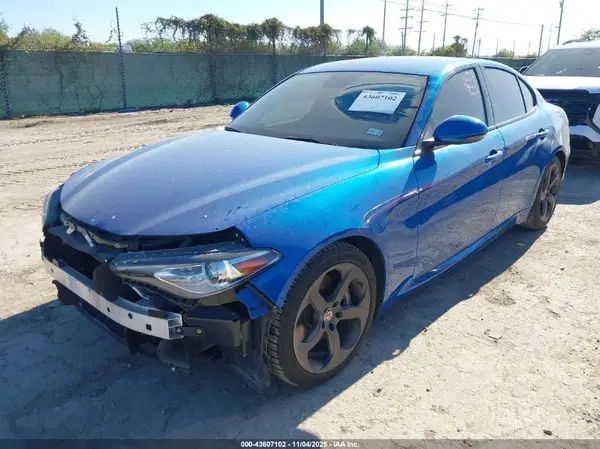 ZARFAEBN0J7566218 2018 ALFA ROMEO GIULIA - Image 2