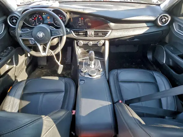 ZARFAEBN0J7572097 2018 ALFA ROMEO GIULIA - Image 8