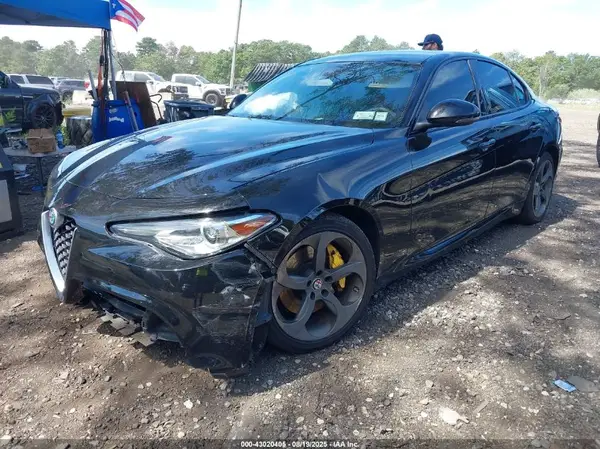 ZARFAEBN0J7572309 2018 ALFA ROMEO GIULIA - Image 2
