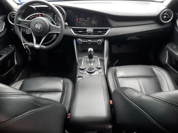 ZARFAEBN0J7581463 2018 ALFA ROMEO GIULIA - Image 8