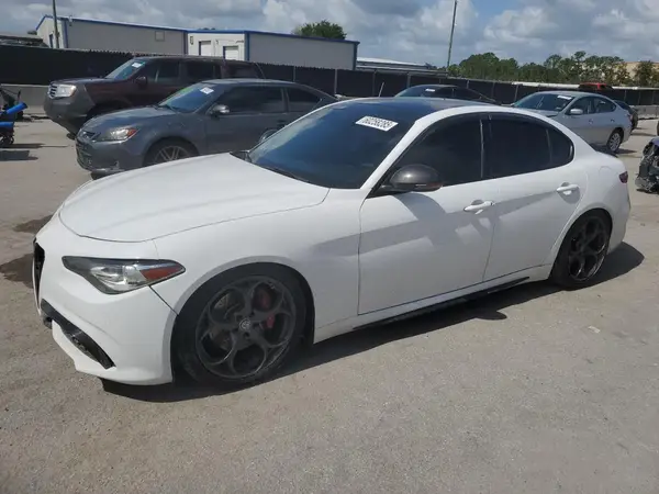 ZARFAEBN1H7536607 2017 ALFA ROMEO GIULIA - Image 1