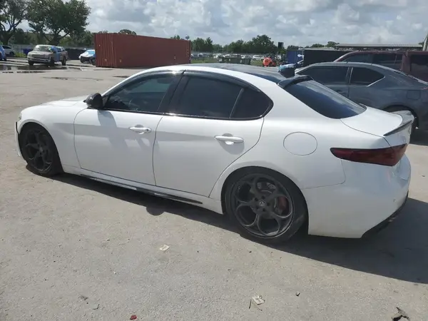 ZARFAEBN1H7536607 2017 ALFA ROMEO GIULIA - Image 2