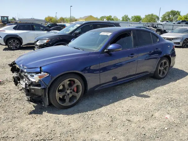 ZARFAEBN1H7551415 2017 ALFA ROMEO GIULIA - Image 1