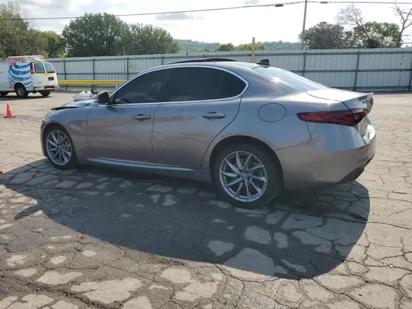 ZARFAEBN1H7556789 2017 ALFA ROMEO GIULIA - Image 2