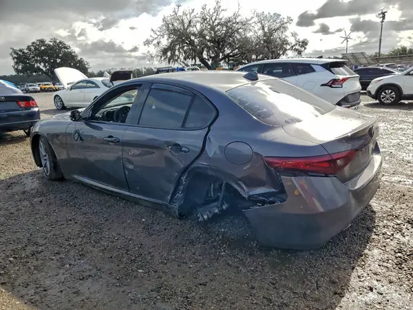 ZARFAEBN1H7557795 2017 ALFA ROMEO GIULIA - Image 2