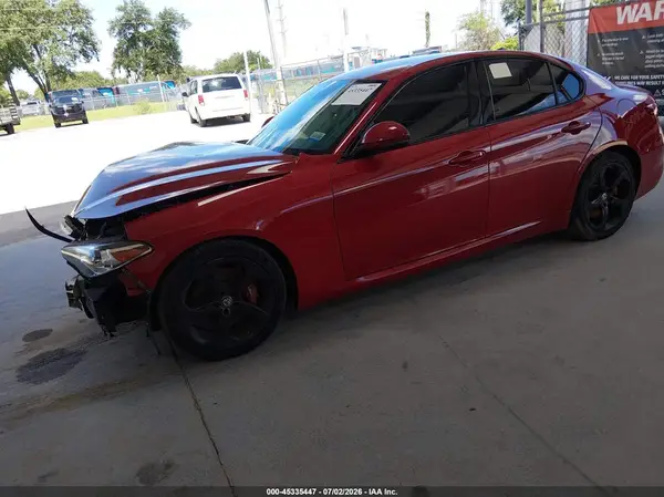 ZARFAEBN1J7567586 2018 ALFA ROMEO GIULIA - Image 2