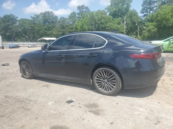 ZARFAEBN1J7576966 2018 ALFA ROMEO GIULIA - Image 2