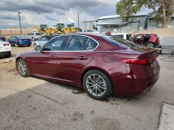 ZARFAEBN1J7583397 2018 ALFA ROMEO GIULIA - Image 2