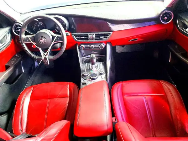 ZARFAEBN1J7593122 2018 ALFA ROMEO GIULIA - Image 8