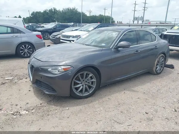 ZARFAEBN2H7535949 2017 ALFA ROMEO GIULIA - Image 2