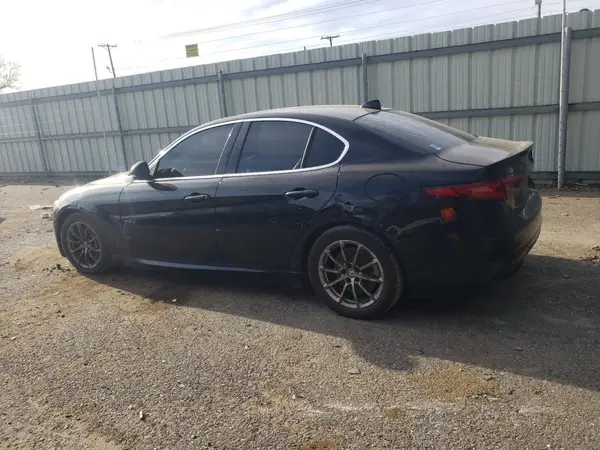 ZARFAEBN2H7550449 2017 ALFA ROMEO GIULIA - Image 2