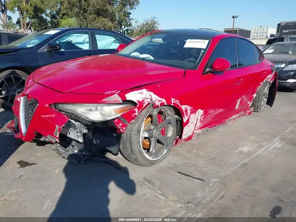ZARFAEBN2H7551780 2017 ALFA ROMEO GIULIA - Image 2