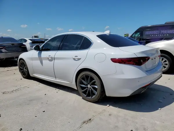 ZARFAEBN2H7557756 2017 ALFA ROMEO GIULIA - Image 2