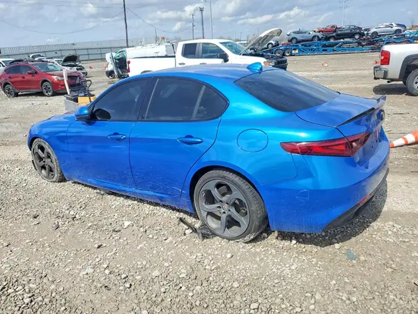 ZARFAEBN2J7565619 2018 ALFA ROMEO GIULIA - Image 2