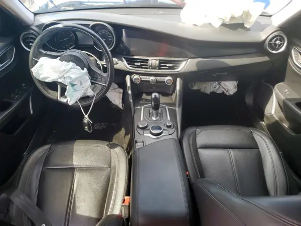 ZARFAEBN2J7565619 2018 ALFA ROMEO GIULIA - Image 8