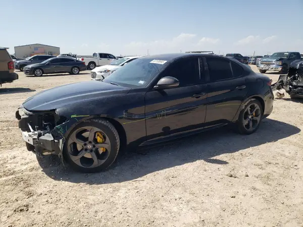 ZARFAEBN2J7576586 2018 ALFA ROMEO GIULIA - Image 1