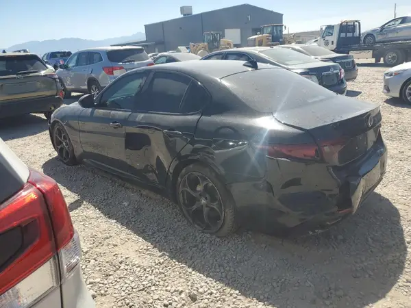 ZARFAEBN2J7594456 2018 ALFA ROMEO GIULIA - Image 2