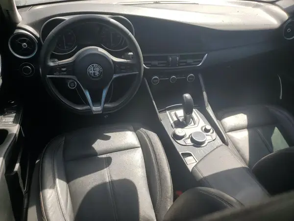 ZARFAEBN2J7594456 2018 ALFA ROMEO GIULIA - Image 8