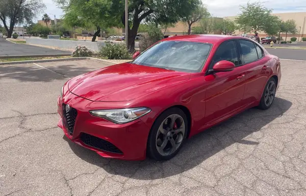 ZARFAEBN3H7532154 2017 ALFA ROMEO GIULIA - Image 2