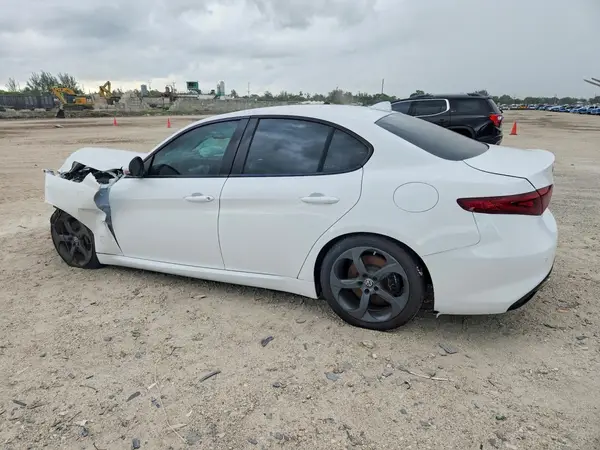 ZARFAEBN3H7535619 2017 ALFA ROMEO GIULIA - Image 2