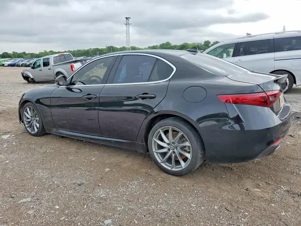 ZARFAEBN3H7535930 2017 ALFA ROMEO GIULIA - Image 2