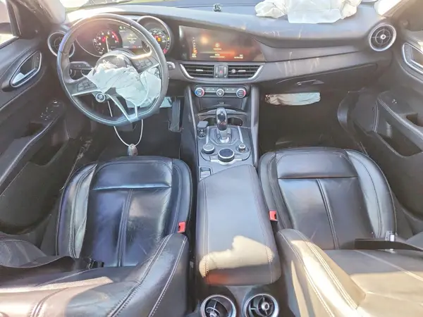 ZARFAEBN3H7535944 2017 ALFA ROMEO GIULIA - Image 8