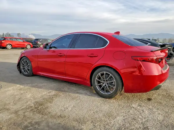 ZARFAEBN3H7539203 2017 ALFA ROMEO GIULIA - Image 2