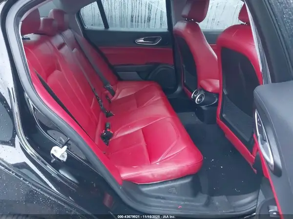 ZARFAEBN3H7551447 2017 ALFA ROMEO GIULIA - Image 8